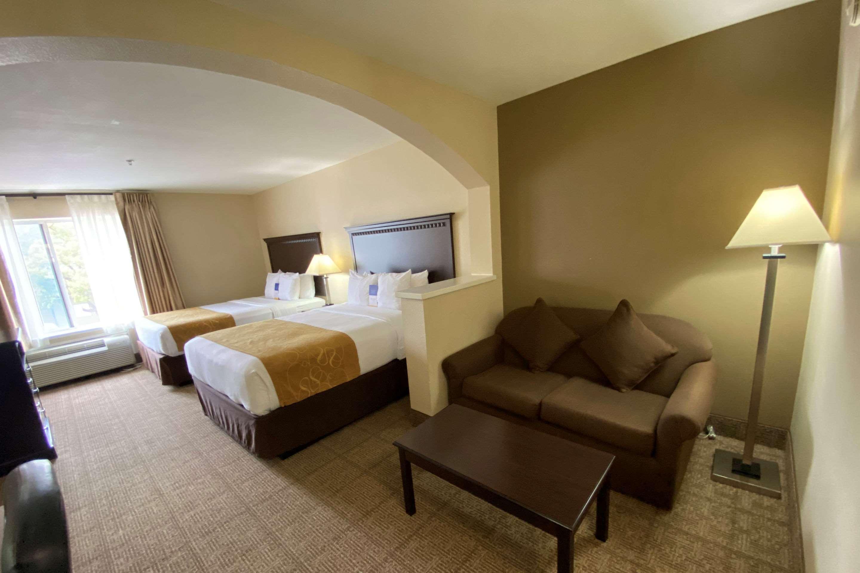 Comfort Suites Tulare Zewnętrze zdjęcie